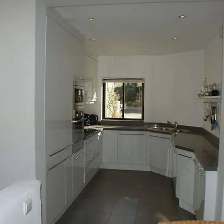 4 Bedrooms 186 Swimming Pool *